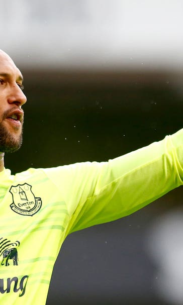 Everton keeper Howard says criticism 'doesn't mean anything'